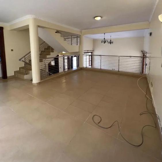 5 Bed Townhouse with En Suite in Kyuna - Widok 4