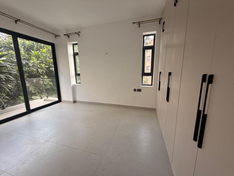2 Bed Apartment with Gym in Brookside - Widok 6