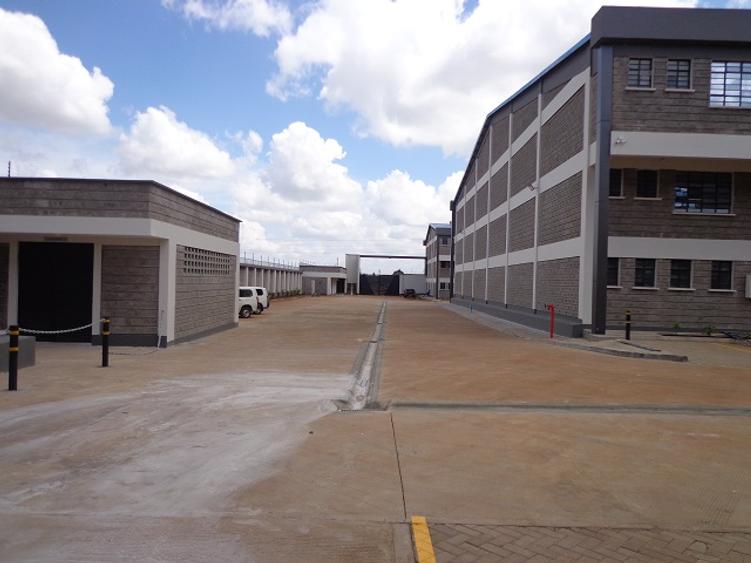 6,500 ft² Warehouse with Service Charge Included in Ruiru - Mehr