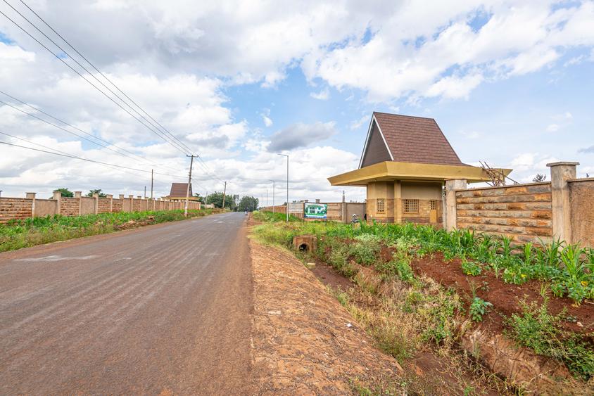 0.25 ac Residential Land at Njathaini Road – pohled 2