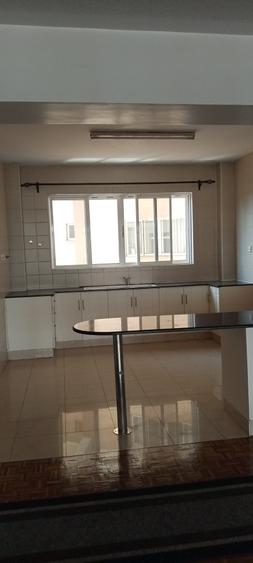 3 Bed Apartment with En Suite in Brookside - Fler