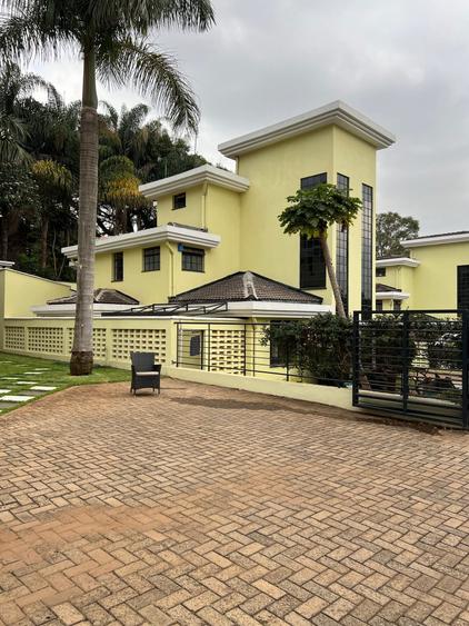 5 Bed Townhouse with En Suite in Lavington