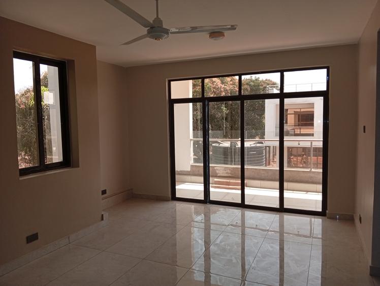 4 Bed Townhouse with Swimming Pool at Kikambala - Altro