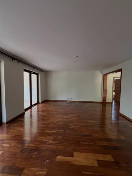 5 Bed Villa with En Suite at Lavington - Widok 2