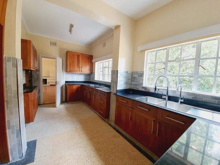 3 Bed House with En Suite at Lavington - Widok 4