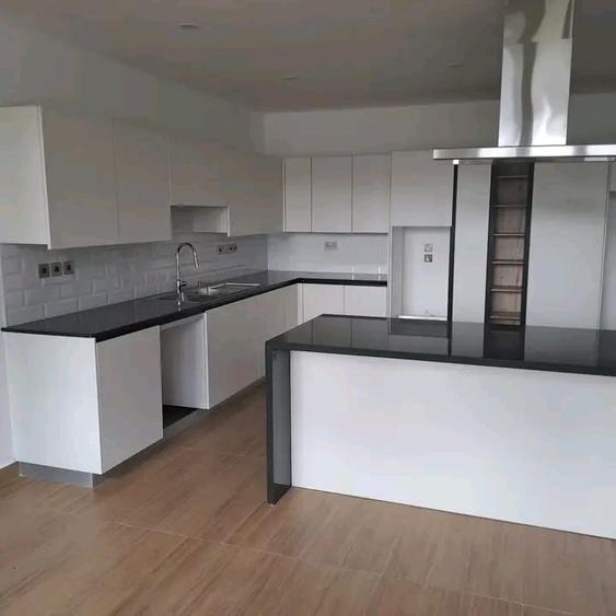 5 Bed Townhouse with En Suite in Karen - Widok 3