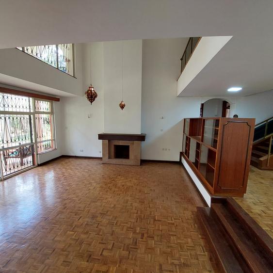 5 Bed House with En Suite at Mimosa Road - Ansicht 3