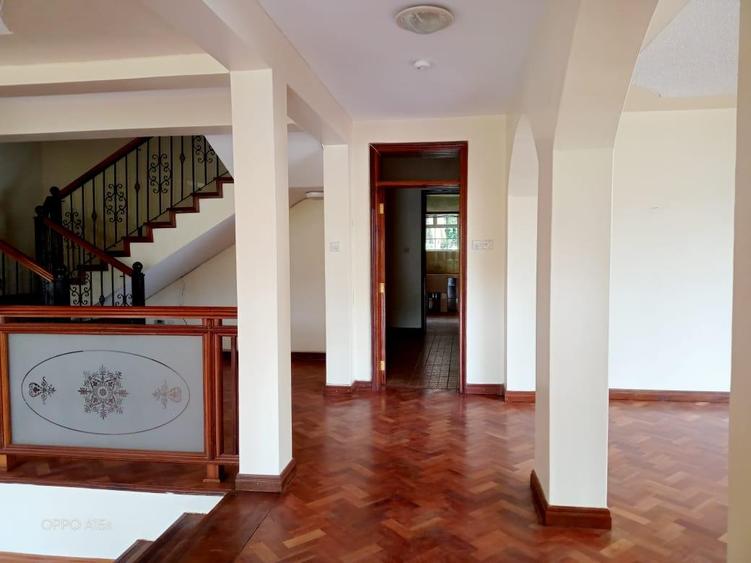 4 Bed House with En Suite at Runda – další