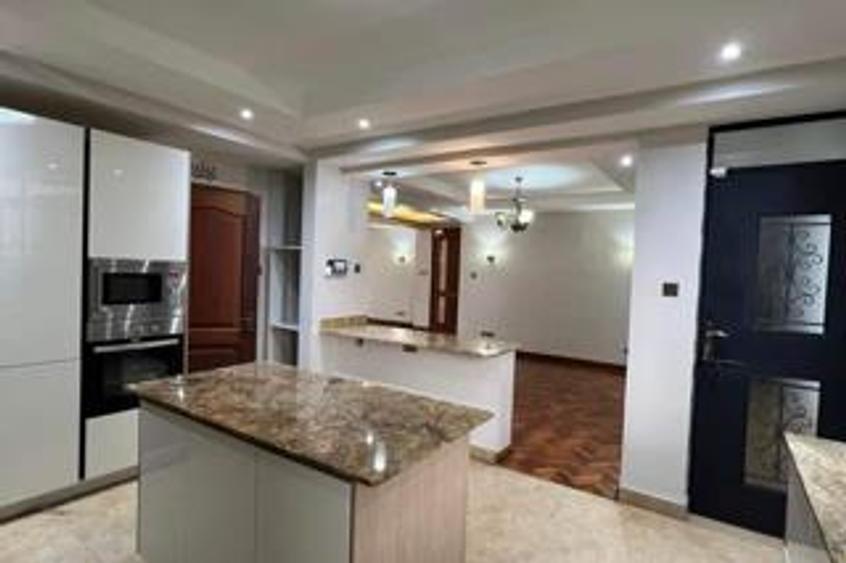 3 Bed Apartment with En Suite at Riverside Drive - Aanzicht 5