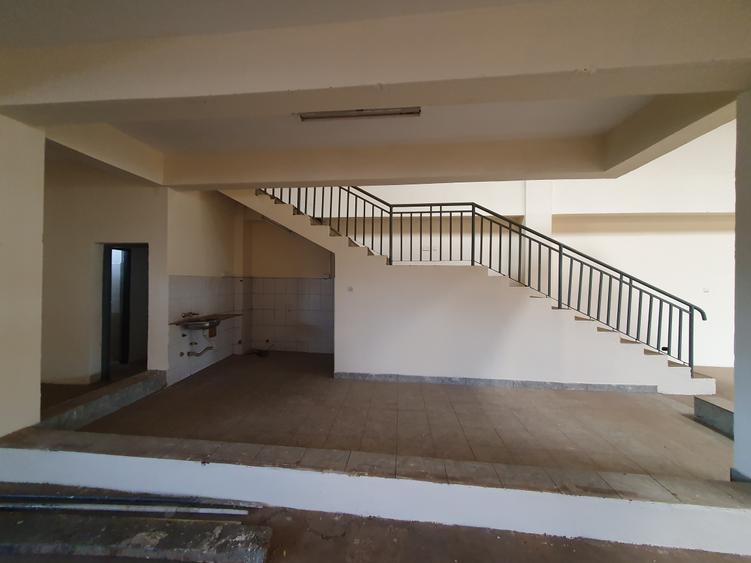 9,800 ft² Warehouse with Service Charge Included at Baba Dogo Rd - Widok 3