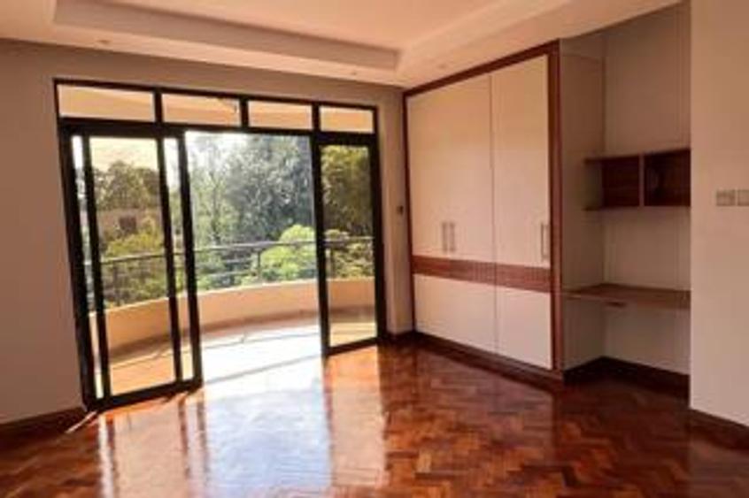 3 Bed Apartment with En Suite at Riverside Drive - Meer