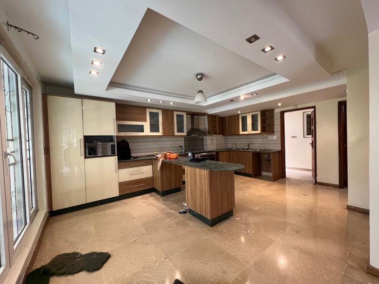 5 Bed Townhouse with En Suite at Convent Dr - Vista 5