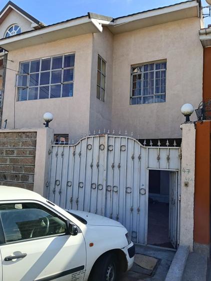 4 Bed House with En Suite in Donholm - Ansicht 2