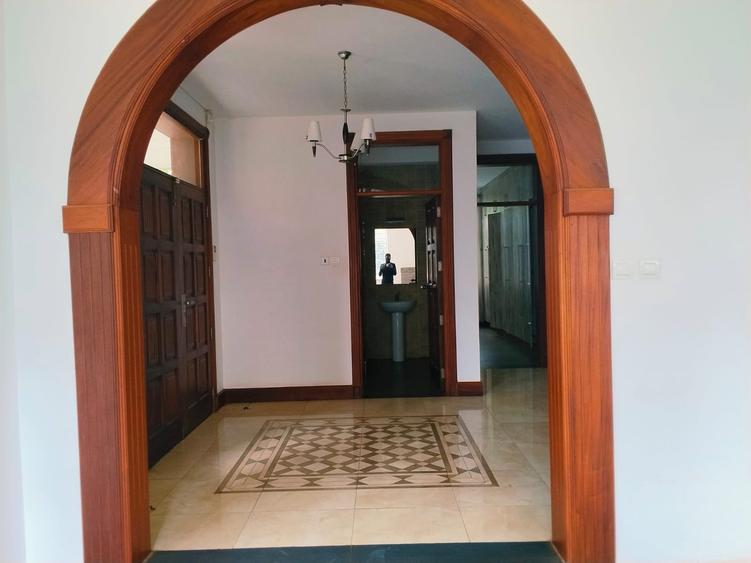 4 Bed Villa with En Suite in Rosslyn - Aanzicht 4