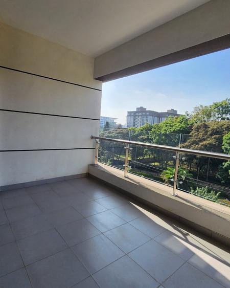 3 Bed Apartment with En Suite in Riverside - Mehr