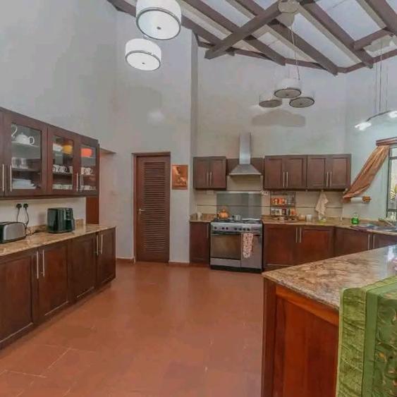 5 Bed Townhouse with En Suite in Kitisuru - Vista 2