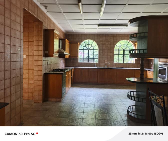 5 Bed House with En Suite in Runda - Ansicht 5