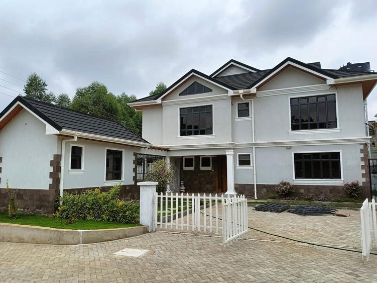 4 Bed Townhouse with En Suite at Paradise Lost - View 2