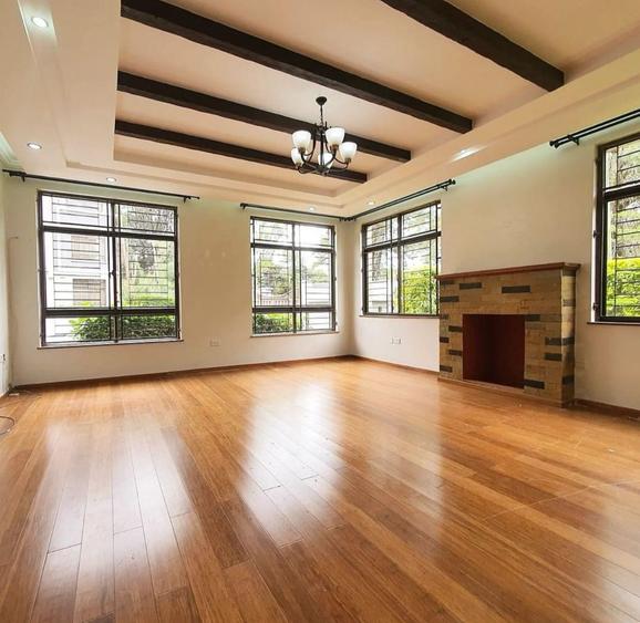 5 Bed House with En Suite in Lavington - Widok 3
