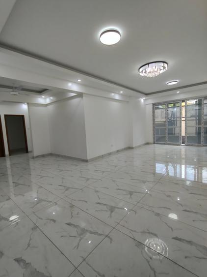 Serviced 2 Bed Apartment with En Suite at Links Road - Vista 4