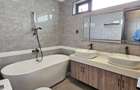 4 Bed Apartment with En Suite at Valley Arcade - 8