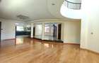 5 Bed House with En Suite in Westlands Area - 4