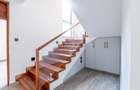 5 Bed Townhouse with En Suite in Lavington - 10