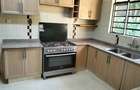 5 Bed Townhouse with En Suite in Nyari - 6