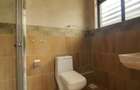 5 Bed House with En Suite in Lavington - 9
