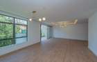 4 Bed Apartment with En Suite in Rosslyn - 8