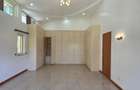 4 Bed House with En Suite in Riverside - 11