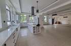 5 Bed House with En Suite in Runda - 9