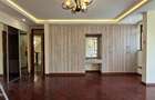 5 Bed House with En Suite in Lavington - 7