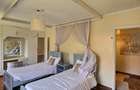 5 Bed House with En Suite in Runda - 19