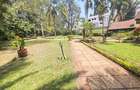 4 Bed House with En Suite in Lavington - 9