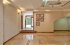5 Bed Townhouse with En Suite in Lavington - 4