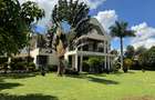6 Bed House with En Suite in Runda - 1