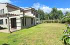 6 Bed Townhouse with En Suite at Lavington Green - 3