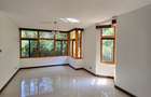 4 Bed Apartment with En Suite in Riverside - 11