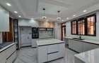 5 Bed House with En Suite in Runda - 3