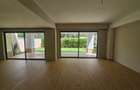 5 Bed House with En Suite in Spring Valley - 2