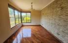 4 Bed Villa with En Suite in Ridgeways - 11