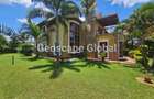5 Bed House with En Suite in Runda - 2