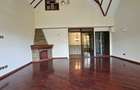 5 Bed House with En Suite in Lavington - 10