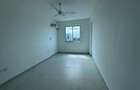 Serviced 2 Bed Apartment with En Suite at Links Road - 11