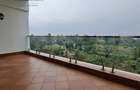 3 Bed Apartment with En Suite at Parklands - 17