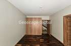 5 Bed House with En Suite in Lavington - 9