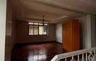 4 Bed Apartment with En Suite at Riverside Drive - 15
