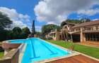 6 Bed Villa with En Suite in Lavington - 1