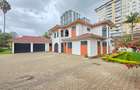 4 Bed House with En Suite at Lavington - 1